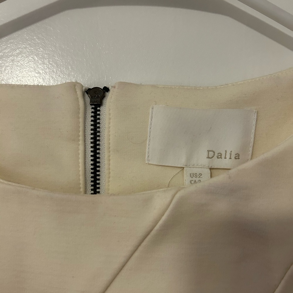 Dalia Ivory Sheath Dress Size 2 Cap Sleeve Tailored Cocktail Work Dress